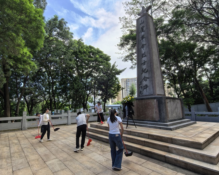 8ac86dfc-f129-44a9-8635-760a507b61df